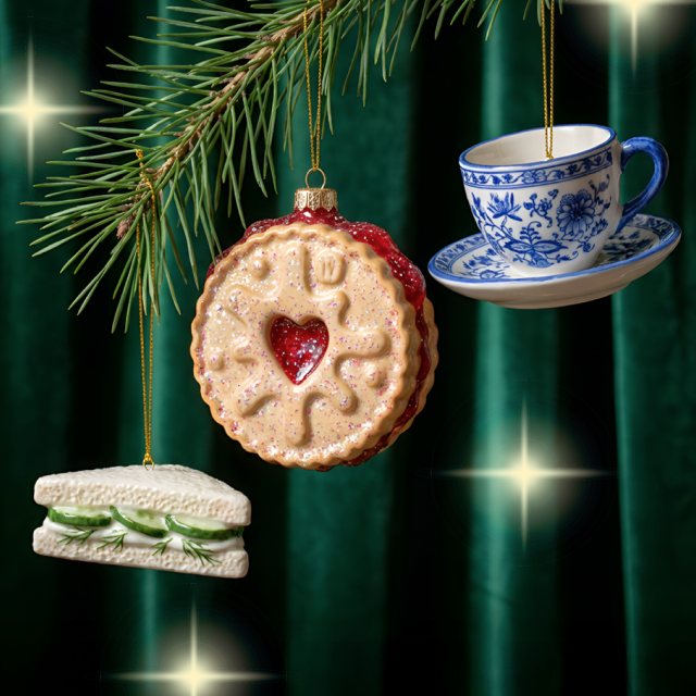 Focus,on,a,single,Christmas,ornament,—,one,holiday,ball,only.,Design,it,,style,it,,transform,it,into,your,own,aesthetic,vision:,minimal,,luxury,,cute,,futuristic,,retro,,fantasy,,candy-core,—,anything.,Your,challenge:,make,one,ornament,feel,iconic.